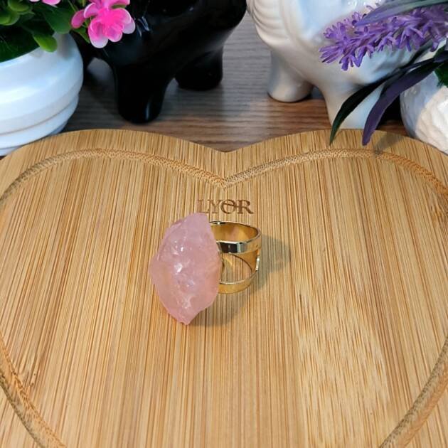 Anel de Quartzo Rosa Bruto – Amor Próprio, Cura Emocional e Harmonia